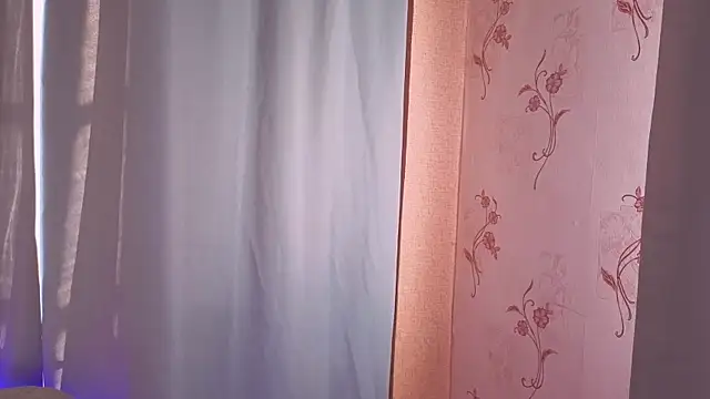 Snapshot of SunlitDeslre chatting on 05-15-26, 11:03 SunlitDeslre online show from 05-15-26, 11:03