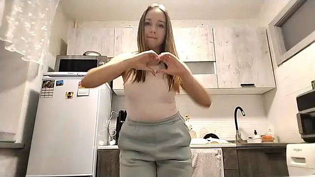 LatanyaDaivs online show from 04-18-26, 07:07