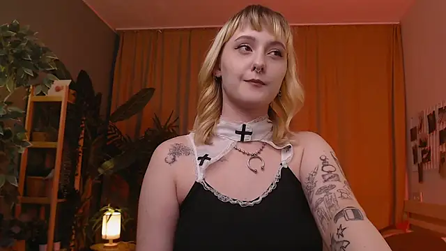 Emma Thomps online show from 05-11-26, 02:45