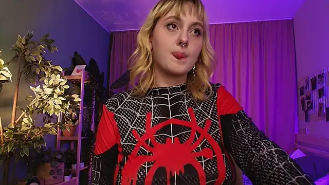 Emma Thomps online show from 05-15-26, 02:04