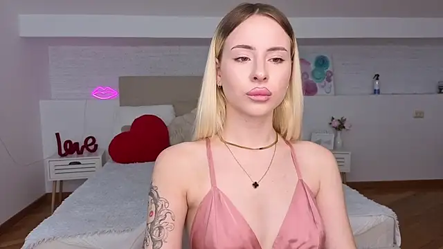 Bella crazyy online show from 05-26-26, 08:40