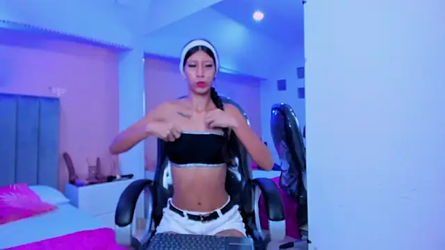 ARIANA CRI-X online show from 06-26-26, 01:06