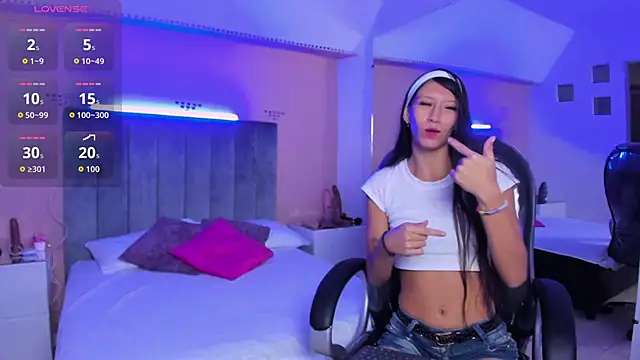 ARIANA CRI-X online show from 06-30-26, 01:11