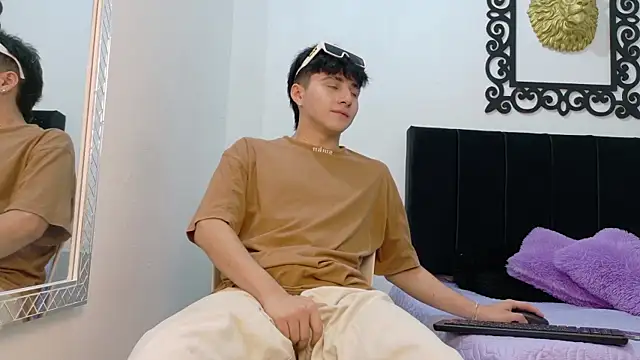 Snapshot of LunayDream chatting on 07-16-26, 01:08 LunayDream online show from 07-16-26, 01:08