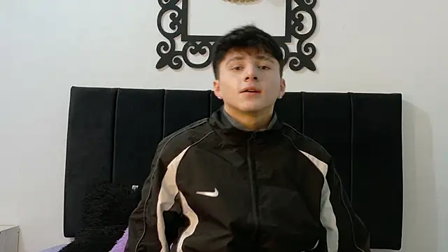 Snapshot of LunayDream chatting on 07-17-26, 11:51 LunayDream online show from 07-17-26, 11:51