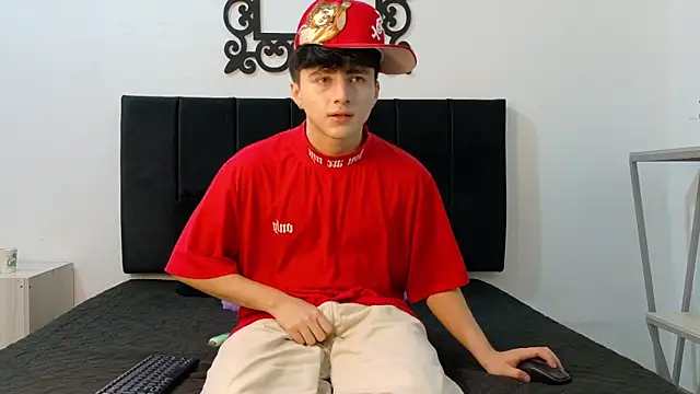 Snapshot of LunayDream chatting on 06-30-26, 11:54 LunayDream online show from 06-30-26, 11:54