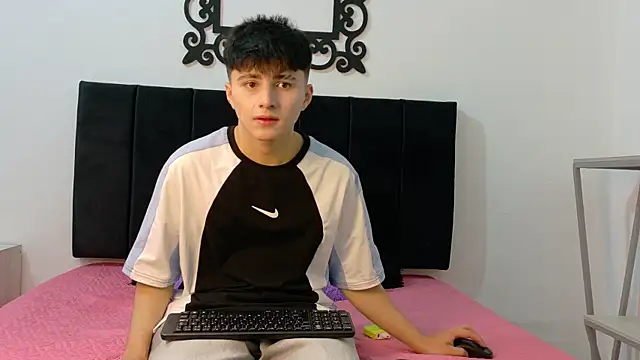 Snapshot of LunayDream chatting on 07-06-26, 11:39 LunayDream online show from 07-06-26, 11:39