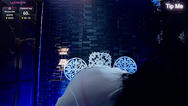 Hecate doll online show from 05-20-26, 02:25