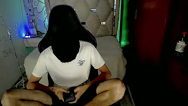 AAA WHITE online show from 04-30-26, 04:30