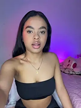 CoralinneRos online show from 04-20-26, 02:07