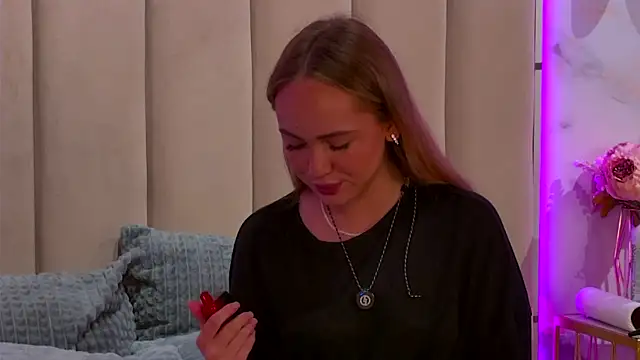 Emi Sterling online show from 05-18-26, 06:18