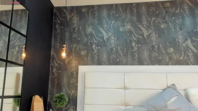 Snapshot of MiaJacksson chatting on 07-10-26, 08:31 MiaJacksson online show from 07-10-26, 08:31