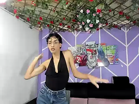 Snapshot of DAHNE_HOT_ chatting on 06-28-26, 12:44 DAHNE HOT online show from 06-28-26, 12:44