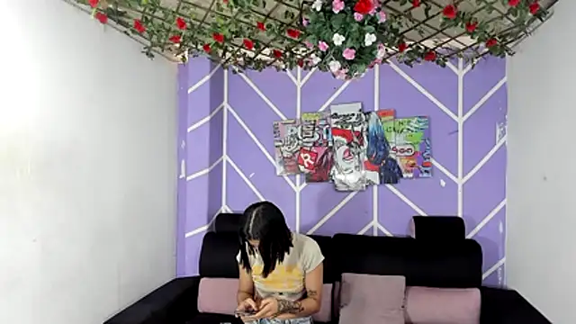 Snapshot of DAHNE_HOT_ chatting on 06-23-26, 01:20 DAHNE HOT online show from 06-23-26, 01:20