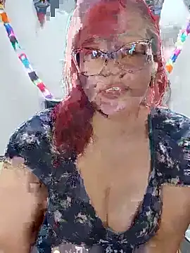 Snapshot of Amaranta-Luque chatting on 06-18-26, 04:01 Amaranta-Luque online show from 06-18-26, 04:01