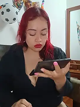 Snapshot of Amaranta-Luque chatting on 06-25-26, 04:23 Amaranta-Luque online show from 06-25-26, 04:23