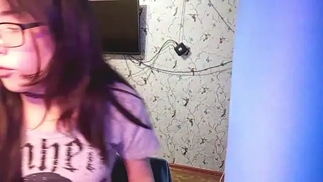 Snapshot of DelicaBrome chatting on 06-14-26, 01:56 DelicaBrome online show from 06-14-26, 01:56