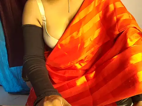 Hotty Girl147 online show from 05-05-26, 07:11