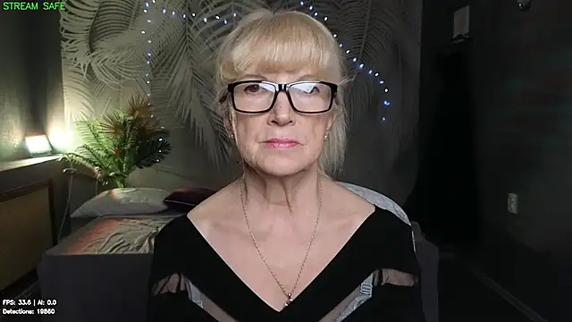 Snapshot of Dr_Mireille chatting on 06-18-26, 12:10 Dr Mireille online show from 06-18-26, 12:10