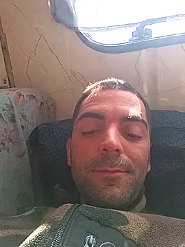 Snapshot of alieno_napoletano chatting on 04-25-26, 07:44 alieno napoletano online show from 04-25-26, 07:44