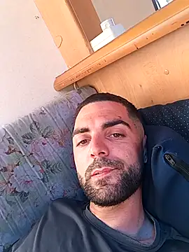 Snapshot of alieno_napoletano chatting on 05-06-26, 02:10 alieno napoletano online show from 05-06-26, 02:10
