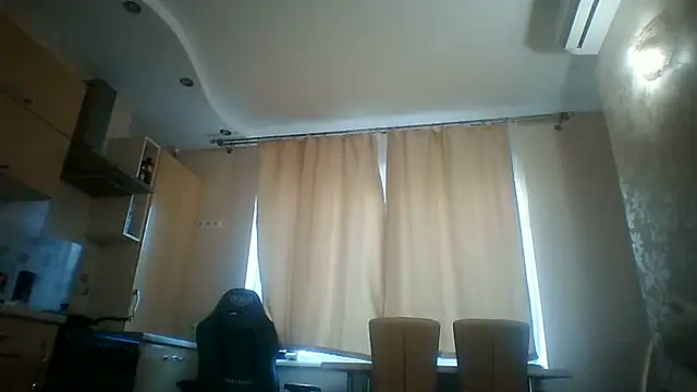 Lisanta online show from 06-25-26, 03:39