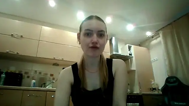 Lisanta online show from 05-13-26, 04:58