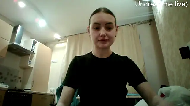 Lisanta online show from 05-20-26, 04:15