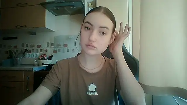 Lisanta online show from 06-17-26, 10:47