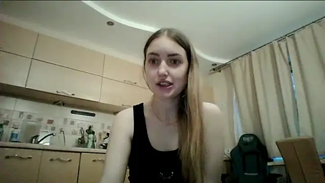 Lisanta online show from 05-12-26, 04:24