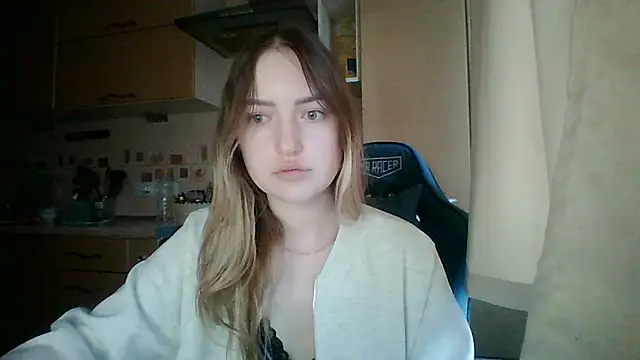 Lisanta online show from 05-30-26, 04:01