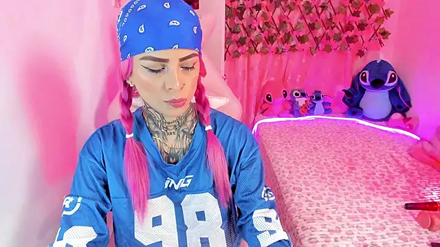 Megan Robertss online show from 06-30-26, 08:42