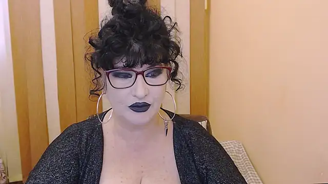 QuuenOfSin online show from 10-11-25, 02:07