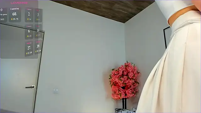 TwinkleFox online show from 05-12-26, 01:24