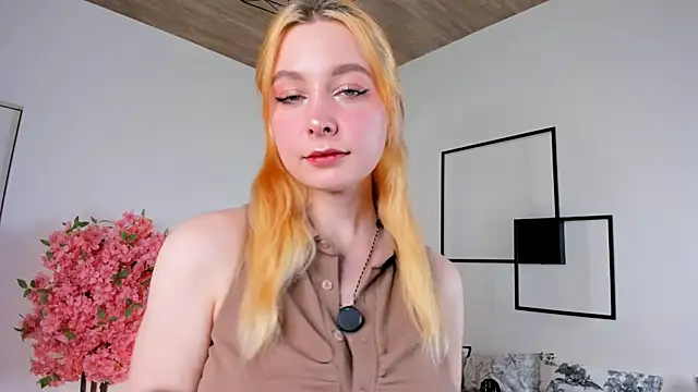 TwinkleFox online show from 04-23-26, 01:56