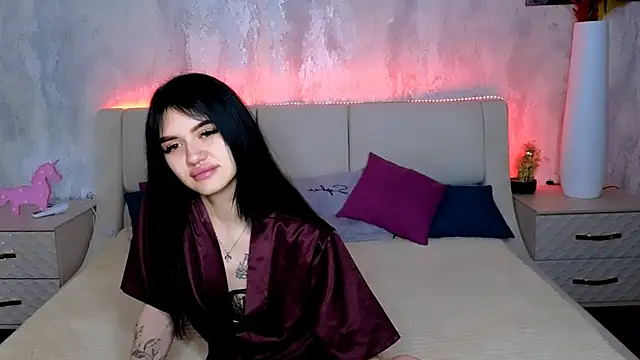 Holly Beck online show from 05-19-26, 12:48