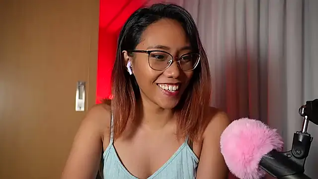 Snapshot of VexaNyx chatting on 06-20-26, 01:49 VexaNyx online show from 06-20-26, 01:49