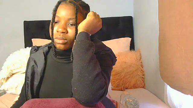 julianaa19 online show from 05-26-26, 06:33