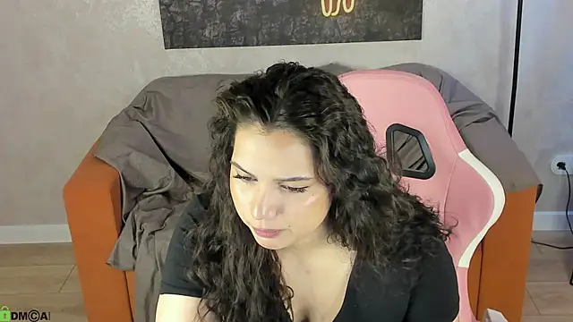 Vivien Ross online show from 05-12-26, 01:13