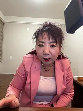 Snapshot of lucy-698 chatting on 05-02-26, 12:32 lucy-698 online show from 05-02-26, 12:32