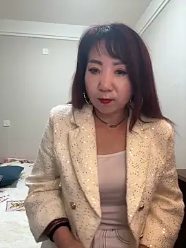 Snapshot of lucy-698 chatting on 05-03-26, 12:20 lucy-698 online show from 05-03-26, 12:20
