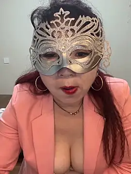 Snapshot of lucy-698 chatting on 05-01-26, 12:32 lucy-698 online show from 05-01-26, 12:32