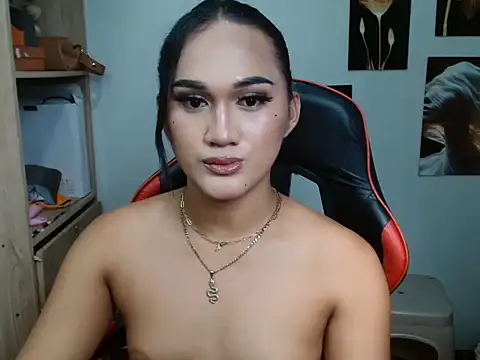 Snapshot of YourHot_Nica chatting on 05-20-26, 07:05 YourHot Nica online show from 05-20-26, 07:05