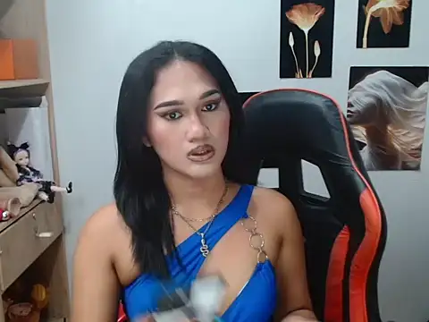Snapshot of YourHot_Nica chatting on 07-15-26, 01:07 YourHot Nica online show from 07-15-26, 01:07