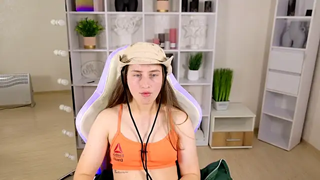 NadinnL online show from 06-02-26, 06:24