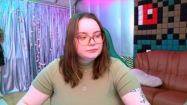CatherineClaire online show from 05-06-26, 03:27