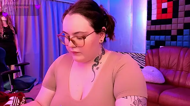 Snapshot of CatherineClaire chatting on 07-18-26, 04:48 CatherineClaire online show from 07-18-26, 04:48