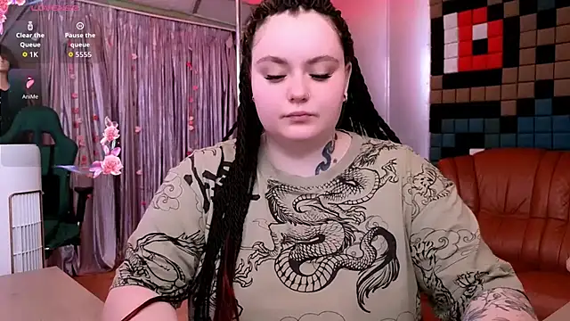 Snapshot of CatherineClaire chatting on 06-19-26, 04:57 CatherineClaire online show from 06-19-26, 04:57