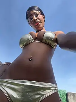 CocoaLuxeXXX online show from 05-28-26, 01:17