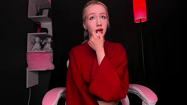 Lyra Viel online show from 05-29-26, 04:13